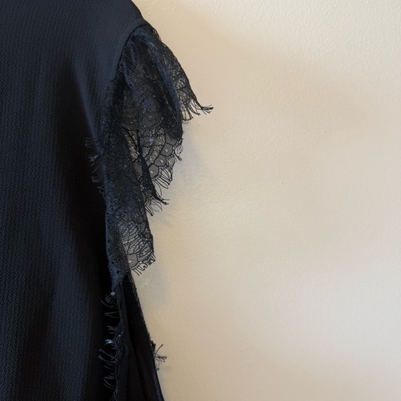 Halogen Plus Size Black Sleeveless Top with Lace Detail - Picture 5 of 7